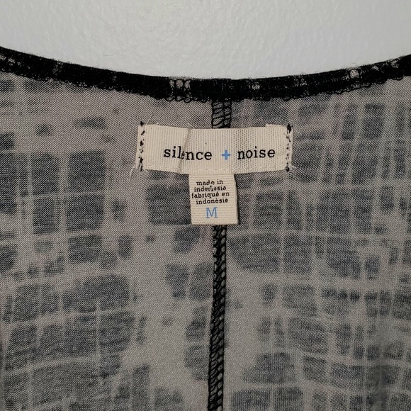 Urban Outfitters Silence + Noise Bandage Open Back Dress size M - Picture 6 of 6